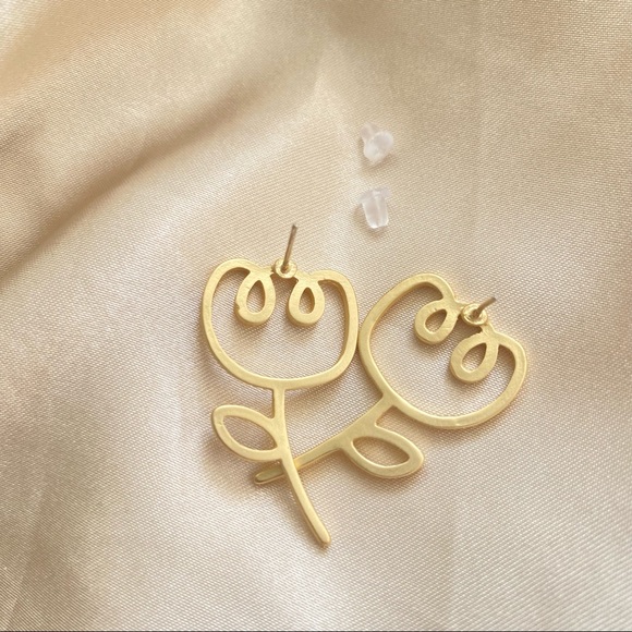 💙Rosebud Gold-tone Stud Earrings - Picture 5 of 9